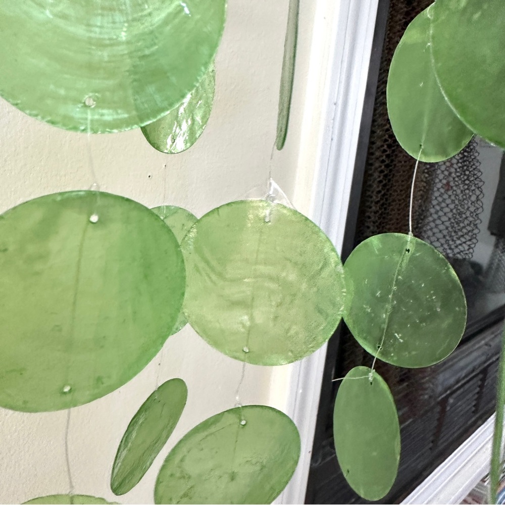 Natural Shell Green Hanging Suncatcher Wind Chime - Picture 4 of 4